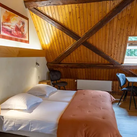 Le Bouton D'or Hotel 2*
