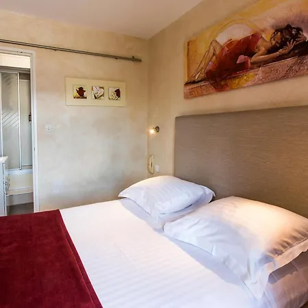 Hotel Le Bouton D'or