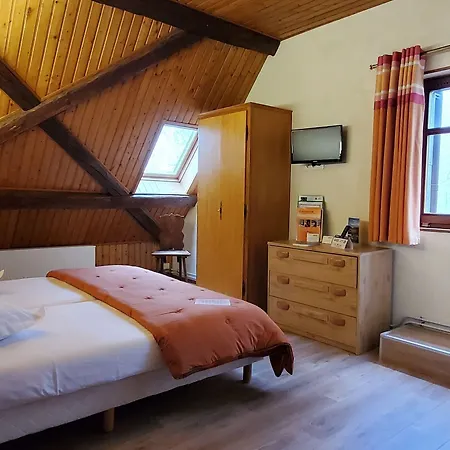 Otel Le Bouton D'or 2*