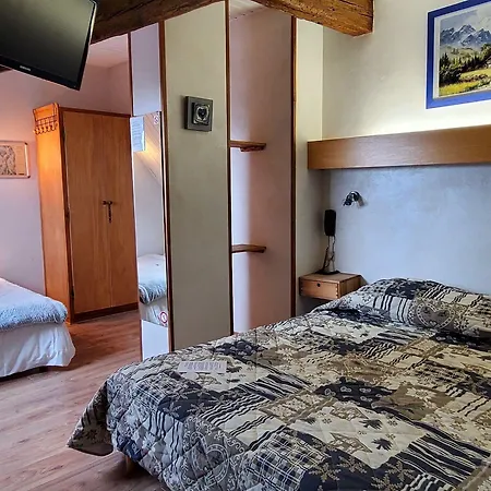 Le Bouton D'or Otel 2*
