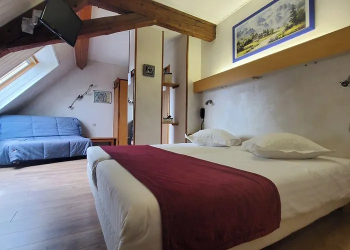 Le Bouton D'or Hotel 2*